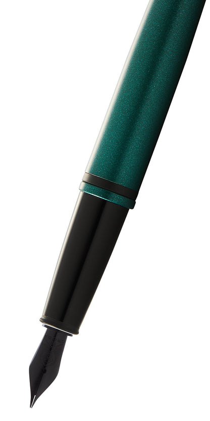 Calais Matte Green and Black Lacquer Fountain Pen